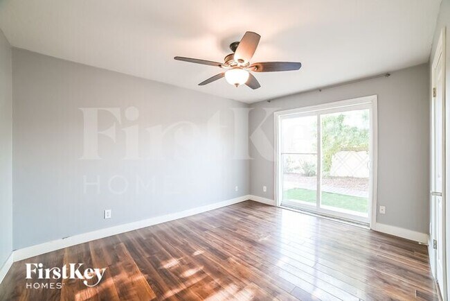 Foto del edificio - 1519 W 6th St