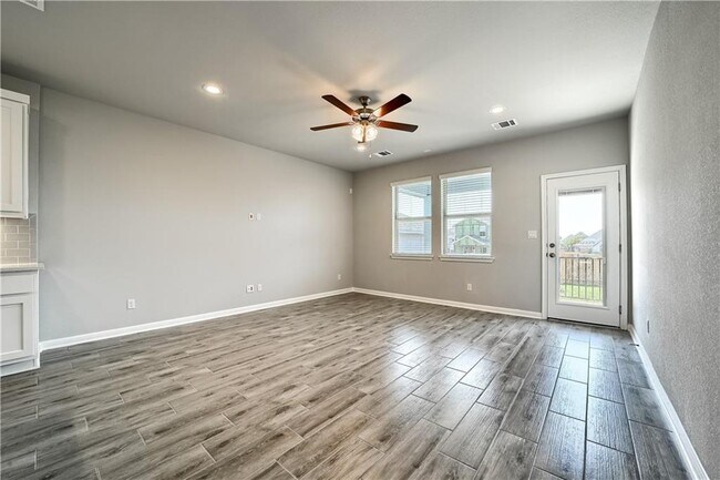 Foto del edificio - 2924 Sage Ranch Dr
