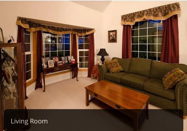 Building Photo - Custom-Built Home with Vaulted Ceilings an...
