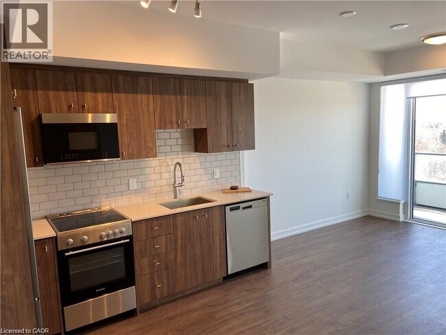 Photo du bâtiment - 5 Wellington St S