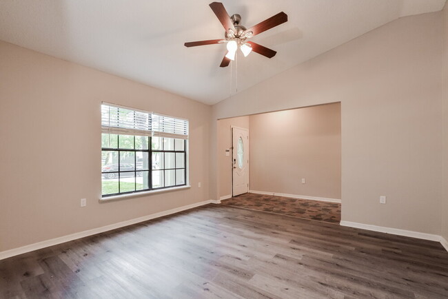 Foto del edificio - 4208 Rocky Ridge Pl