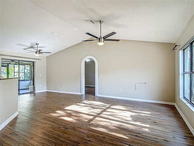 Building Photo - 4039 N Waterbridge Cir