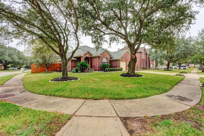 Building Photo - 9022 Westwillow Dr