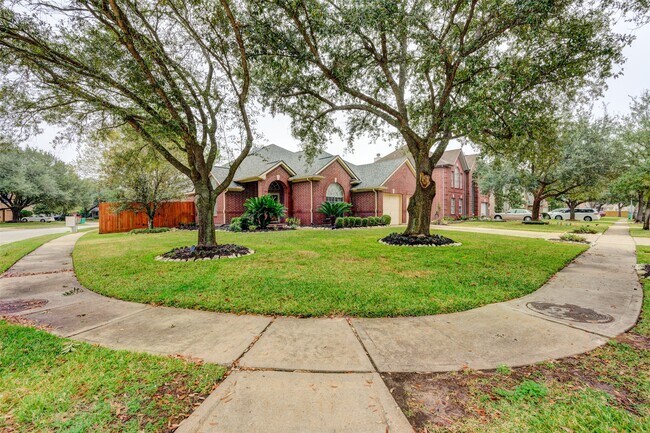 Foto del edificio - 9022 Westwillow Dr