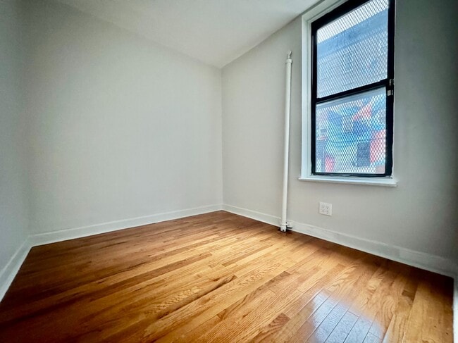 Foto del edificio - 2476 Arthur Ave