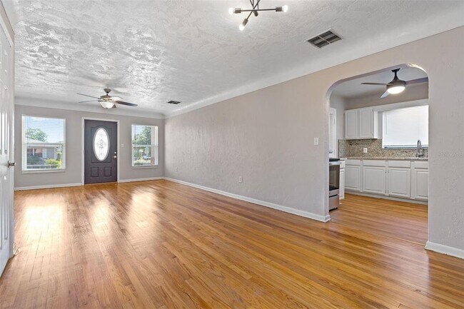 Building Photo - 2327 42nd St S