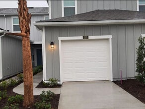 Building Photo - 131 Pomona Wy