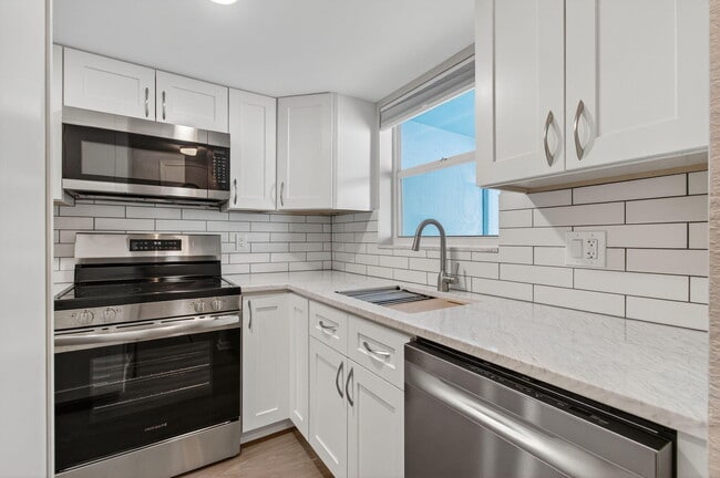 Foto del edificio - 750 Rider Rd