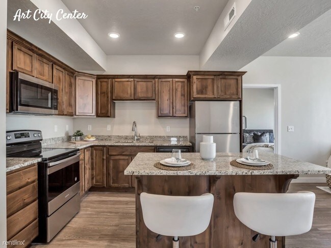 Building Photo - 3 br, 2 bath Apartment - 77 W 900 N #207 #207