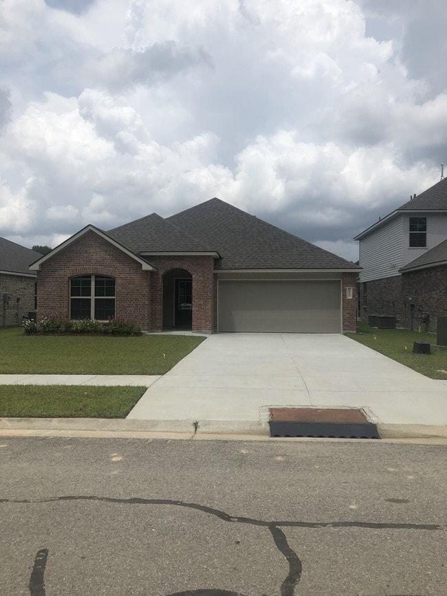 Building Photo - 35603 Grovemont Dr
