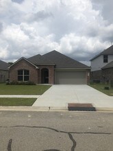 Building Photo - 35603 Grovemont Dr