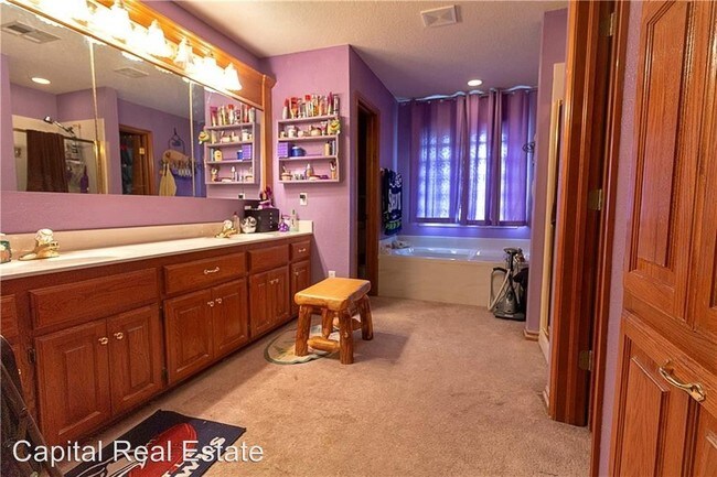 Building Photo - 4 br, 3 bath House - 5209 SE 46th Street