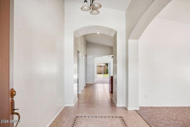 Building Photo - 775 E Blue Ridge Way