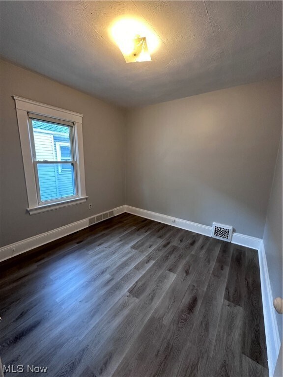 Building Photo - 10903 Almira Ave