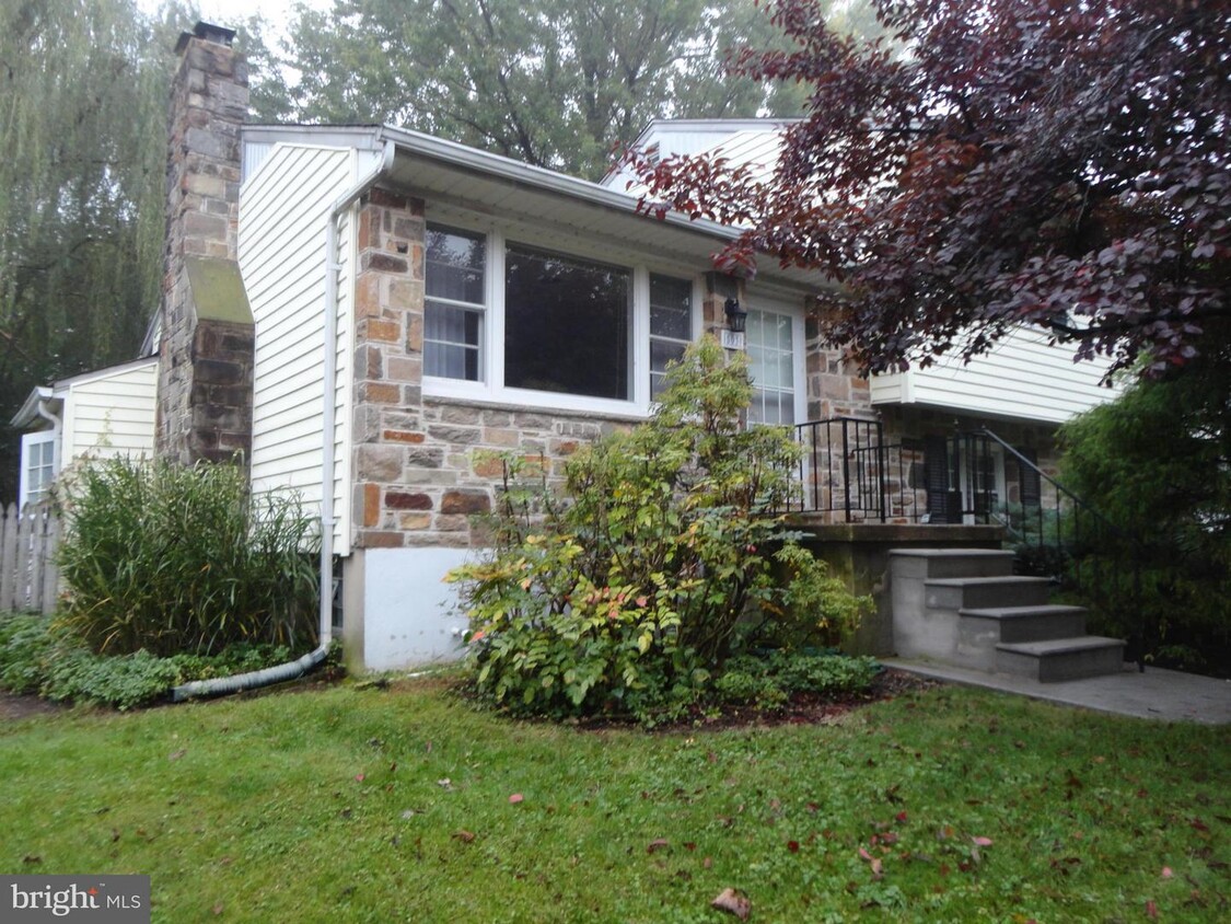 Primary Photo - 503 Fairway Ct