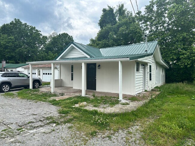 Foto del edificio - Spacious 3-Bedroom, 1-Bath Home with Newly...