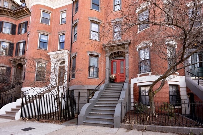 Building Photo - 758 Tremont St