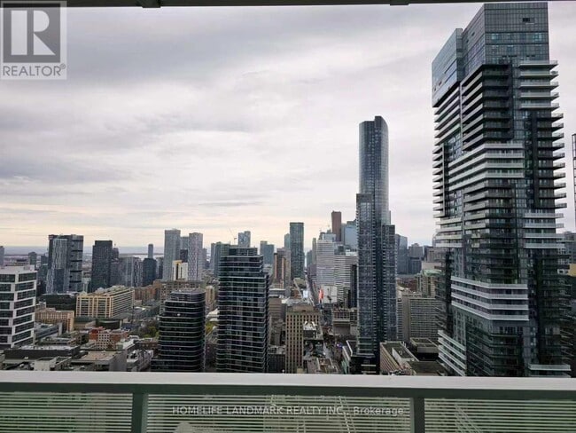 Building Photo - 501 Yonge St