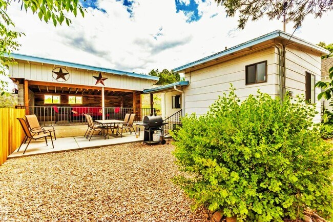 Foto del edificio - 351 S Mt Vernon Ave