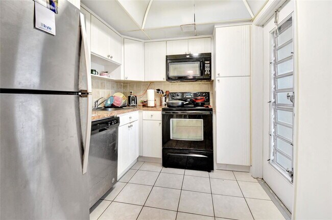 Building Photo - 2671 S Course Dr