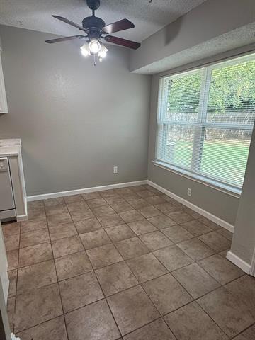 Building Photo - 6212 Kary Lynn Dr S