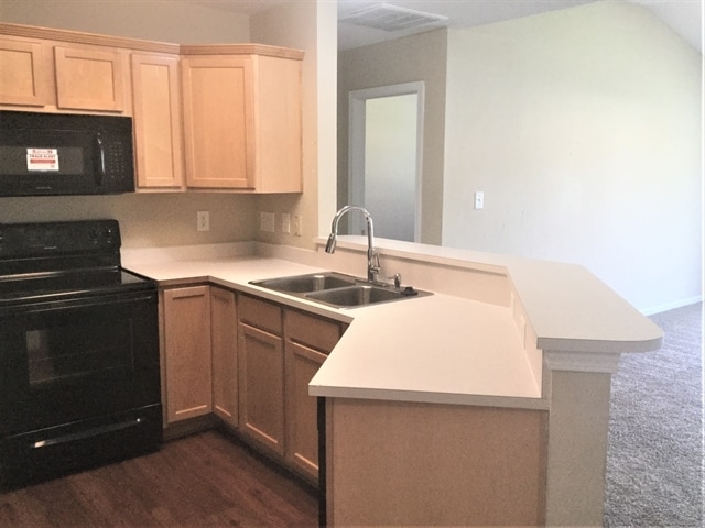 Foto del edificio - 127 Hampshire Dr