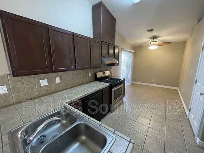 Building Photo - 2317 Acoma Pl