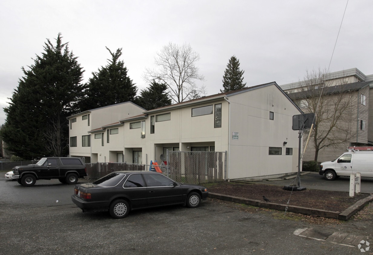 Primary Photo - 14003 32nd Ave NE