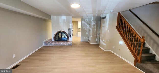Building Photo - 29 Carriage Dr