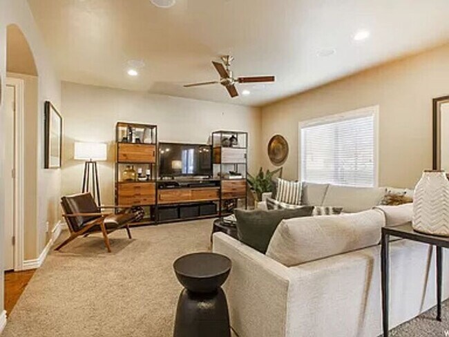 Building Photo - 7277 S Viansa Ct