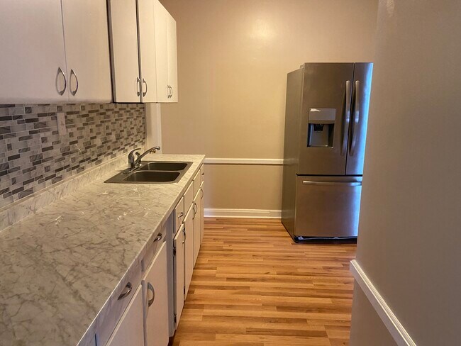 Foto del edificio - 408 Westmoreland Pl