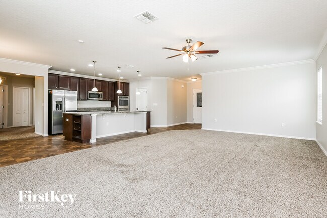 Foto del edificio - 229 Sutherland Drive
