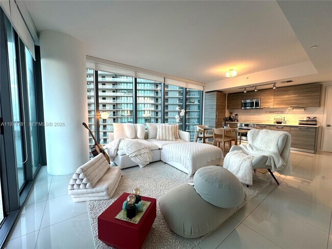 Foto del edificio - 650 NE 32nd St