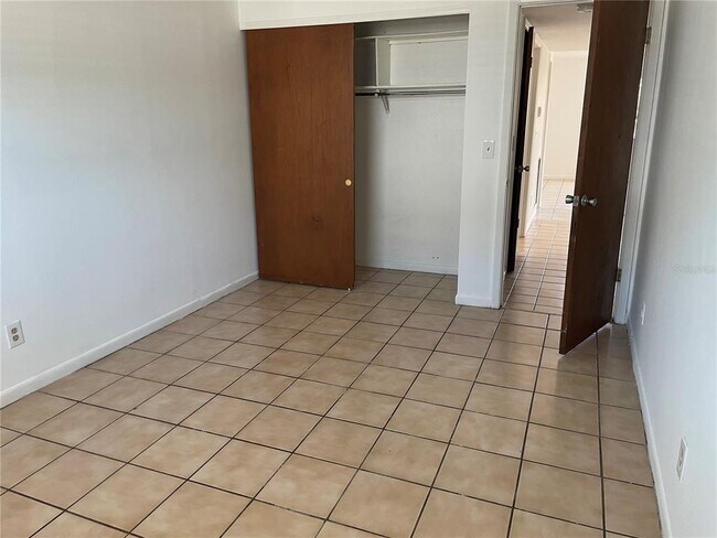 Foto del edificio - 116 Southwest Jefferson Cir N