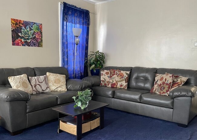Foto del edificio - 8930 83rd Ave