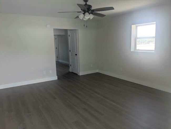 Building Photo - 4471 E Andrew Johnson Hwy