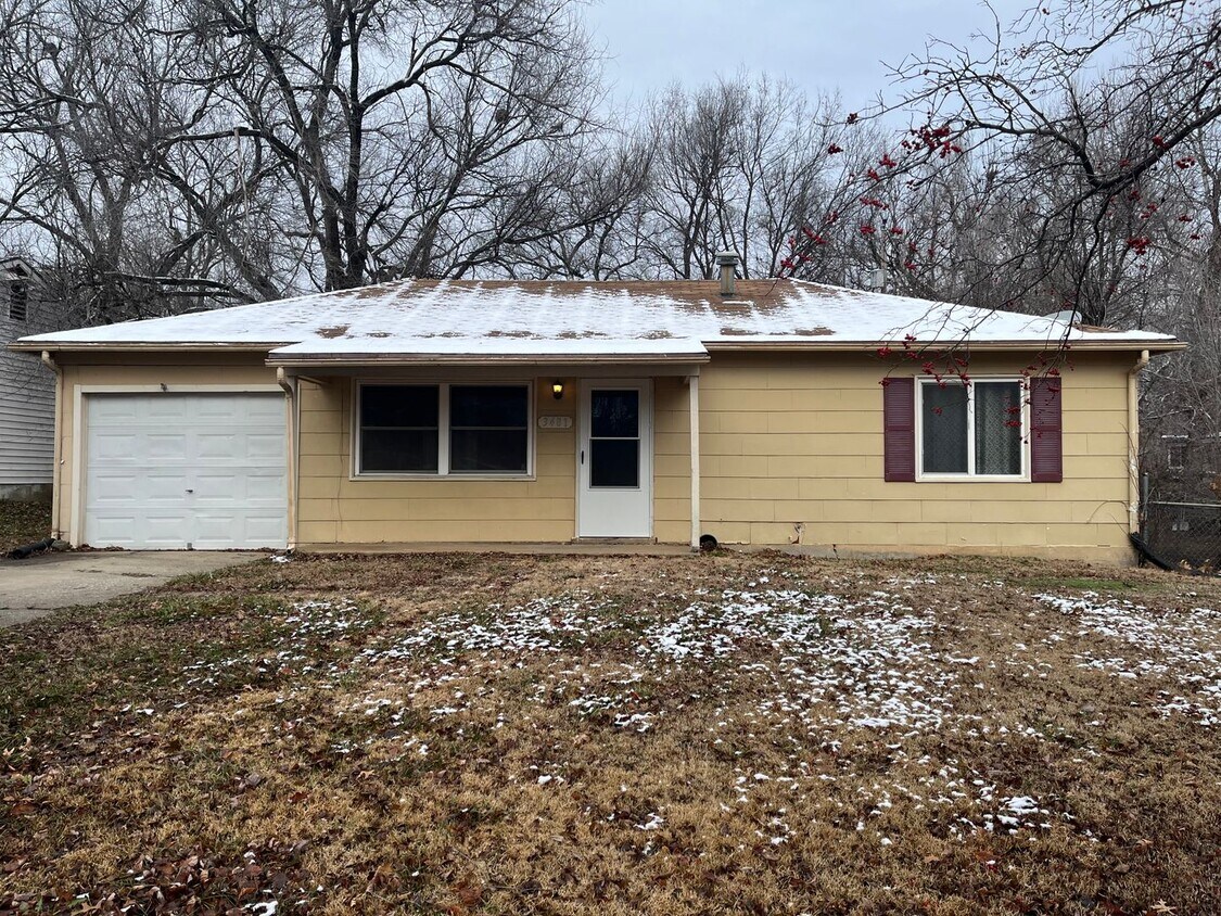 3481 SW Kirklawn Ave, Topeka, KS 66611 House Rental in Topeka, KS