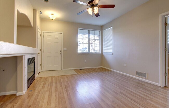 Sala de estar - 12943 Lafayette St