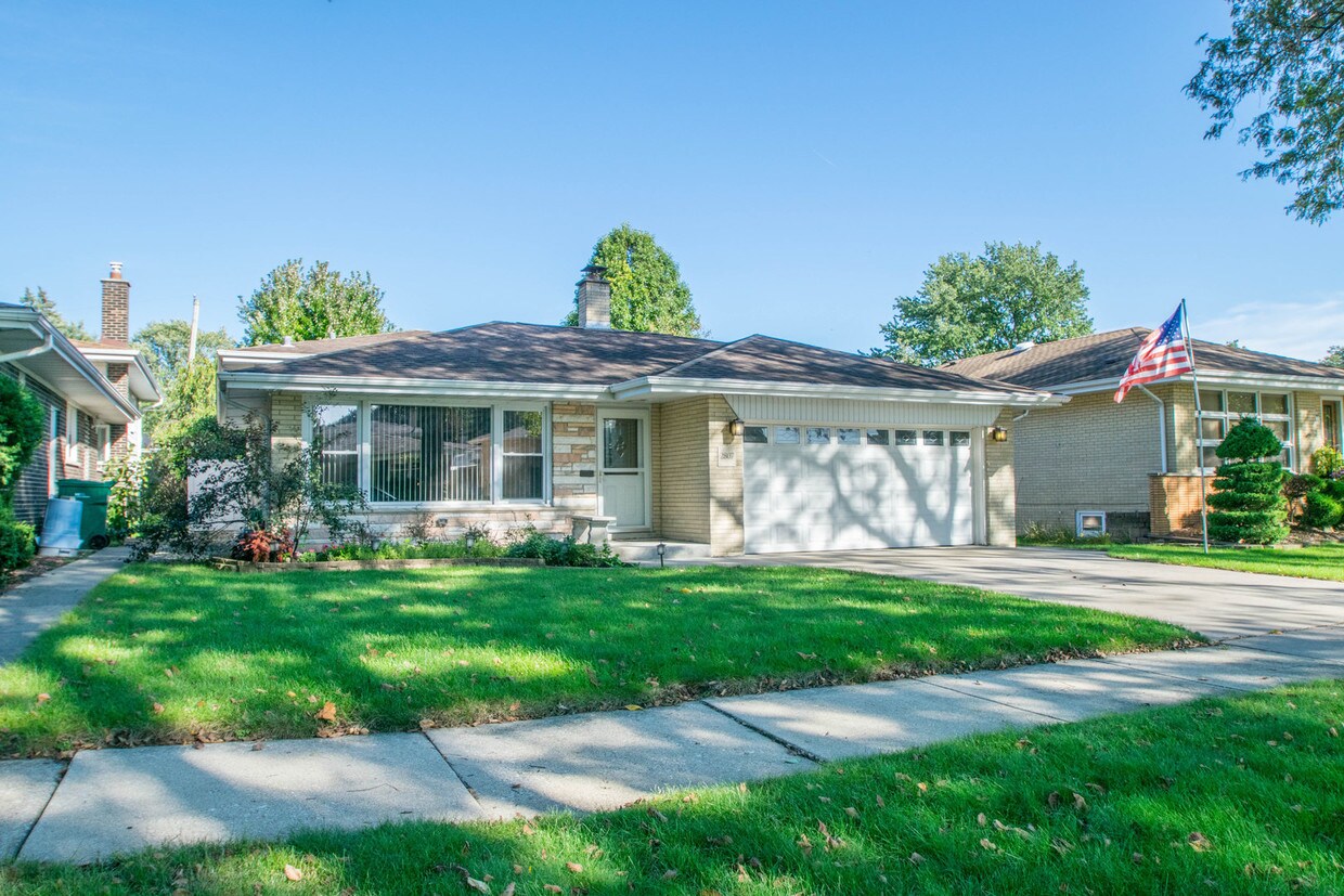 2807 Buckingham Ave, Westchester, IL 60154 House for Rent in