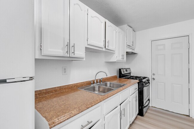 Foto del edificio - 832 W Colden Ave