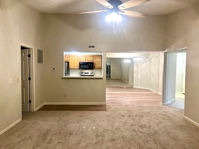 Foto del edificio - 9653 Crosley Farm Dr