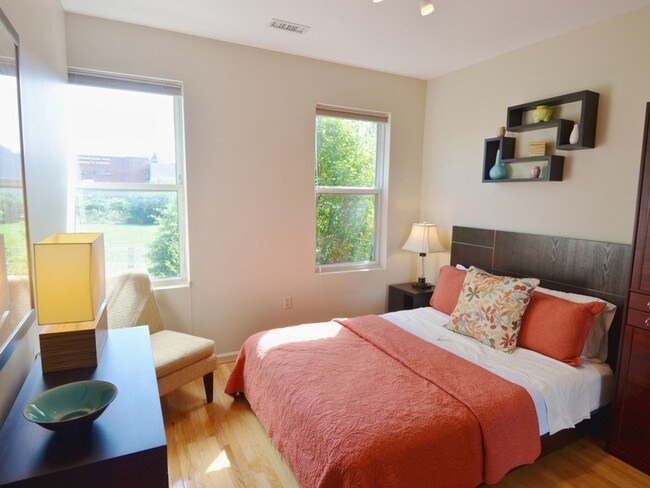 Foto del edificio - 1512 10th Street NW Apt 4