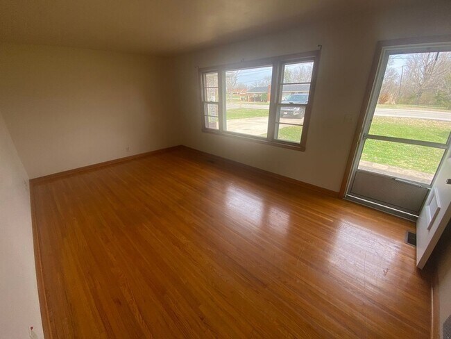 Foto del edificio - 404 Vosswood Dr