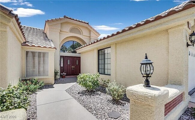 Foto del edificio - 8437 Sheltered Valley Dr