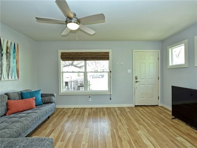 Building Photo - 1513 Travis Heights Blvd