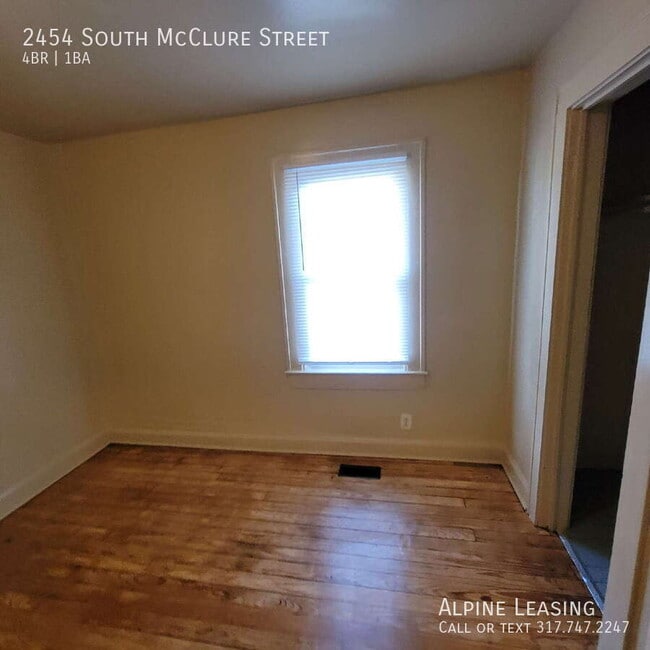 Building Photo - 2454 S McClure St