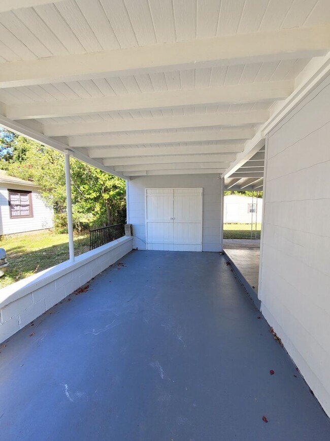 Building Photo - 3230 Torres Ave Pensacola, FL 32503 Januar...