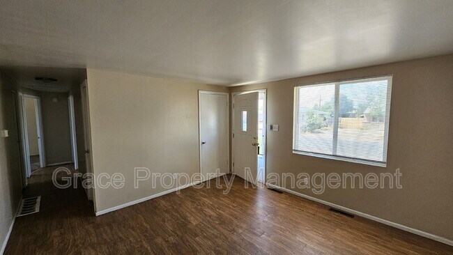 Foto del edificio - 7770 Idlewild St