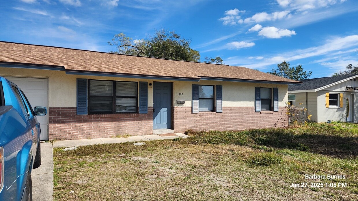 Primary Photo - 3 bed 2 bath