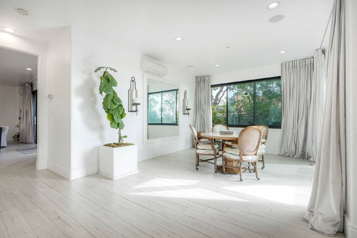 Foto principal - Live in the heart of Del Mar- where every ...